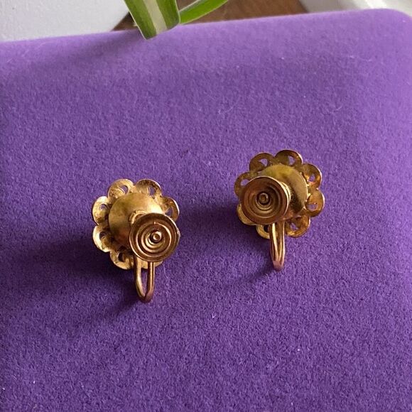 💛 Antique Gold Plated Purple Paste Screwback Earrings - Picture 3 of 5